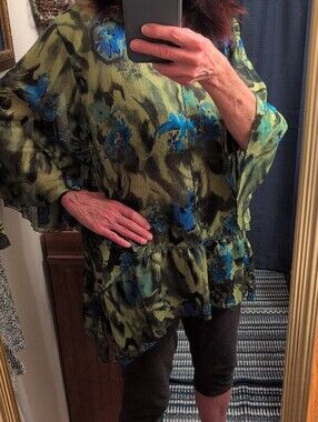 Semishear Floral V-Neck Peplum Women's Top